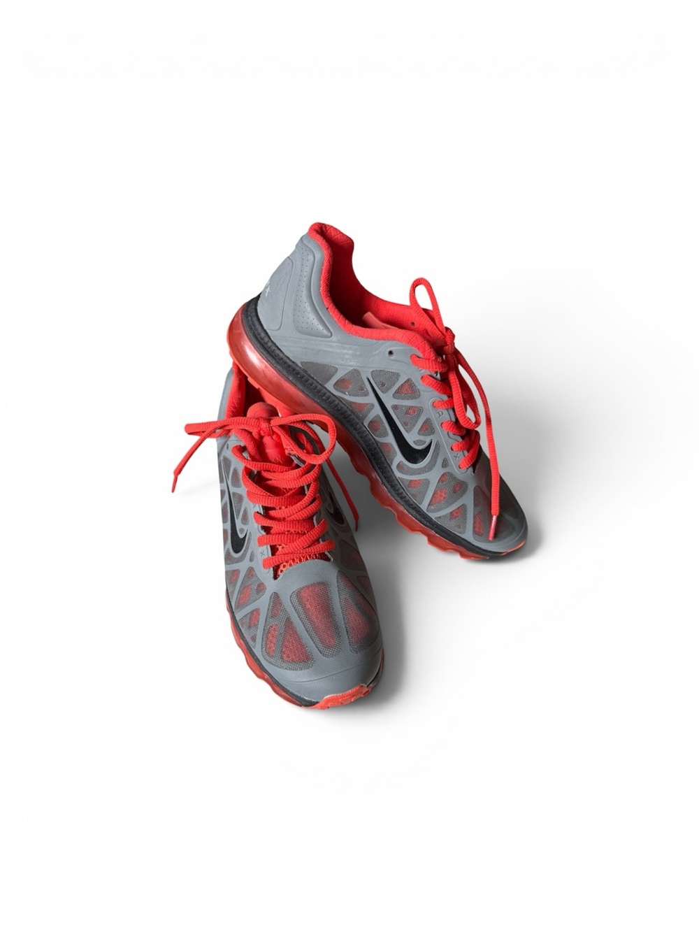 NIKE MENS AIRMAX GREY AND RED RUNNING SHOES SIZE 8